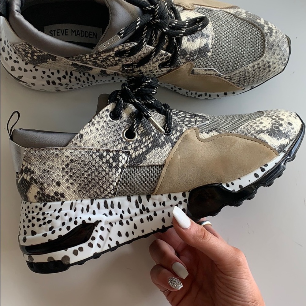Steve Madden Sneakers